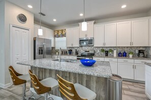 Fridge, microwave, oven, stovetop - Luxury Storey Lake Retreat - Spacious, Disney-Near (Kissimmee)