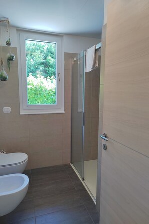 Bathroom - In einem spektakulären Olivenhain in einer ruhig by Interhome (Bardolino)