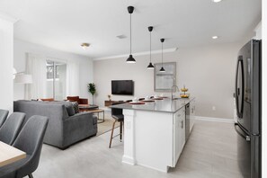 Interior - Modern Chic, Spacious, Private Pool, Prime Location (Kissimmee)