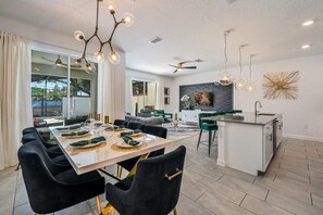 Dining - Relax in Style at this Spacious 4-Bedroom Villa! (Kissimmee)