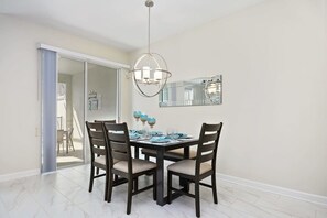 Dining - Gorgeous Home in Unbeatable Location (Kissimmee)