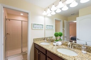Hair dryer - Spacious 5BR, Private Pool, Beautiful Decor (Four Corners)