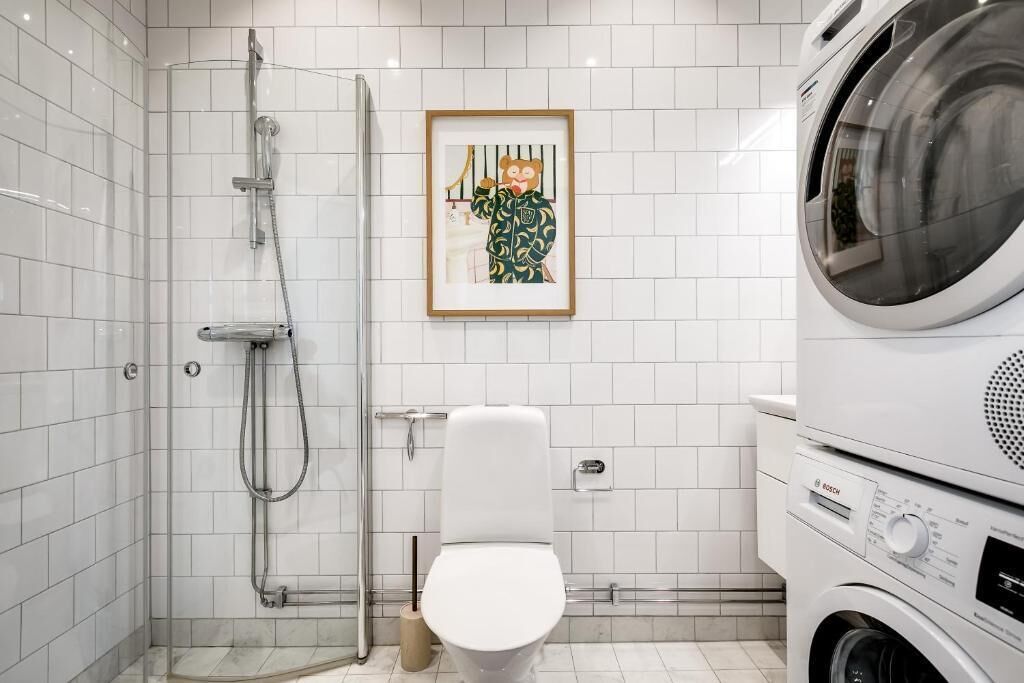 Douche, articles de toilette (gratuits), séchoir à cheveux