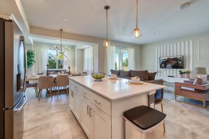 Interior - Urban Elegance - Modern Retreat (Kissimmee)