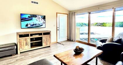 Penthouse with an open balcony. Greatest Location, Boat Slip upon request only