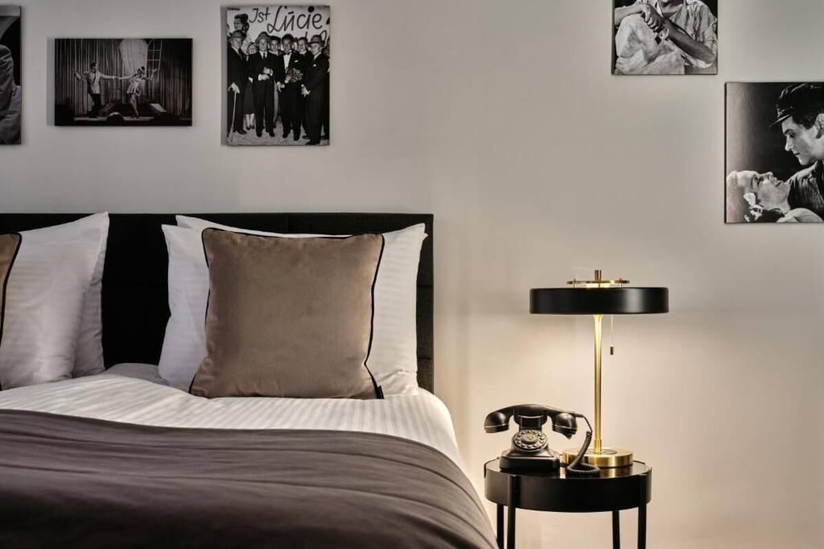 Habitación Deluxe | Minibar, caja fuerte, escritorio y wifi gratis