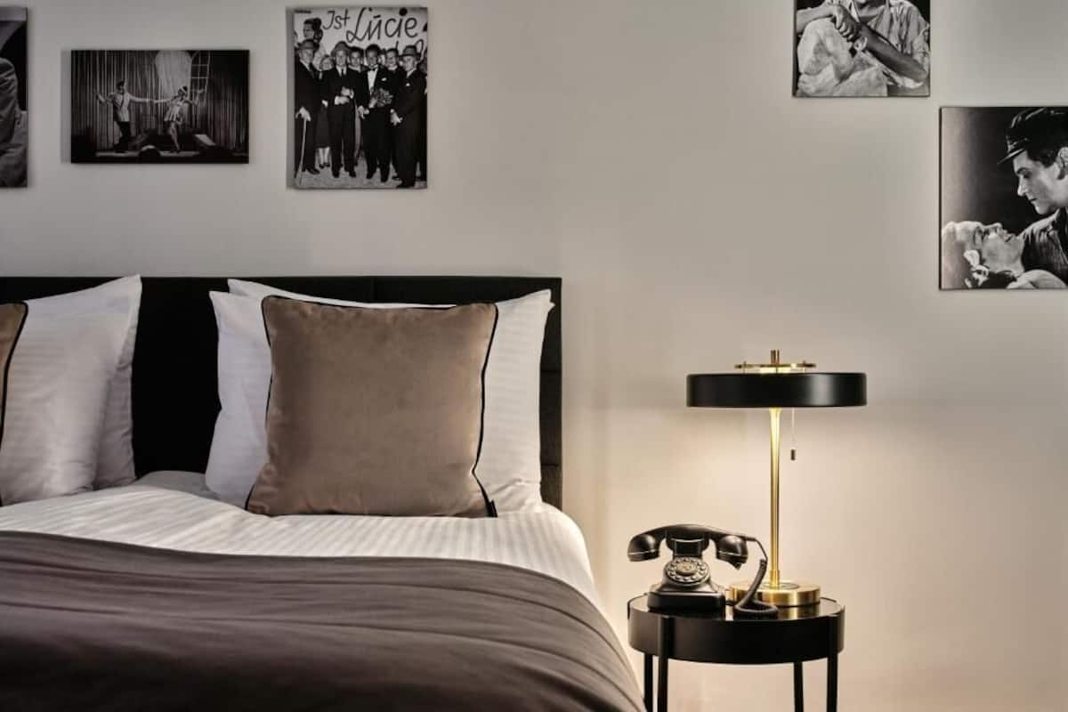Habitación Deluxe | Minibar, caja de seguridad en la habitación, escritorio y wifi gratis