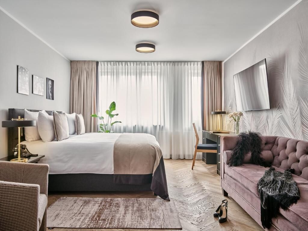 Habitación Deluxe | Minibar, caja de seguridad en la habitación, escritorio y wifi gratis 