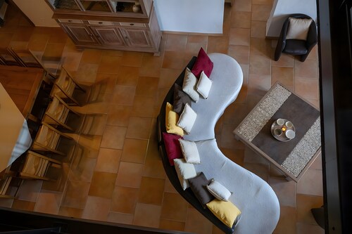 Holiday Home “Gîte Ithurrondoa” with Private Pool, Terrace & Wi-Fi