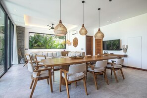 Dining - Modern 4br Villa Canggu, Finns Beach club 5 mins (Kuta Utara)