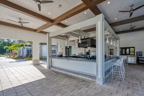 Bar (in der Unterkunft)