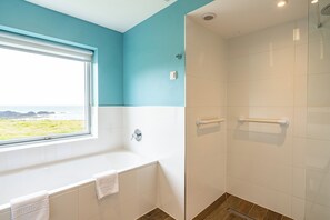 Family Cottage, Sea View | Bilik Mandi | Pengering rambut, tuala disediakan, sabun, syampu 