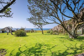 Garden - Knockinaam Luxury Cottages (Stranraer)