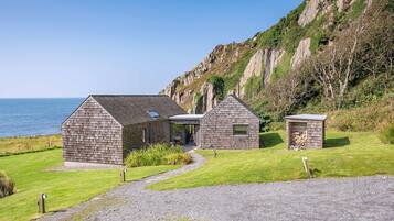 Family Cottage, Sea View | Exterior