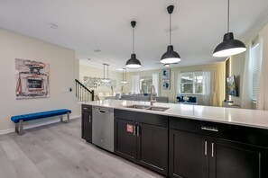 Interior - Disney Bliss Themed Rooms, Game Room, Private Pool (Kissimmee)