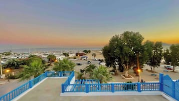 House, 3 Bedrooms, Smoking, Balcony | Terrace/patio