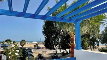 House, 3 Bedrooms, Smoking, Balcony | Garden