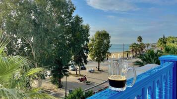 House, 3 Bedrooms, Smoking, Balcony | Property grounds