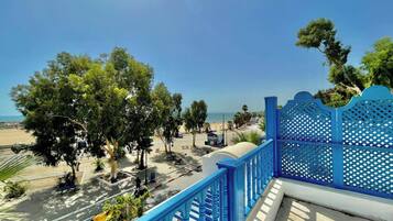 House, 3 Bedrooms, Smoking, Balcony | Property grounds