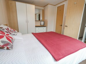 2 bedrooms, individually decorated, individually furnished, free WiFi - Swanage Coastal Park Caravan (Swanage)