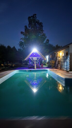 Indoor pool - APAO VILLAGE & RESORT LODGE (Dar es Salaam)