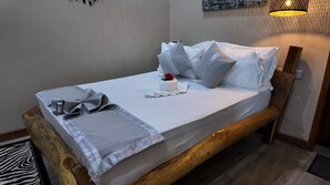 Deluxe Apartment, Garden View | Desk, laptop workspace, free WiFi - APAO VILLAGE & RESORT LODGE (Dar es Salaam)