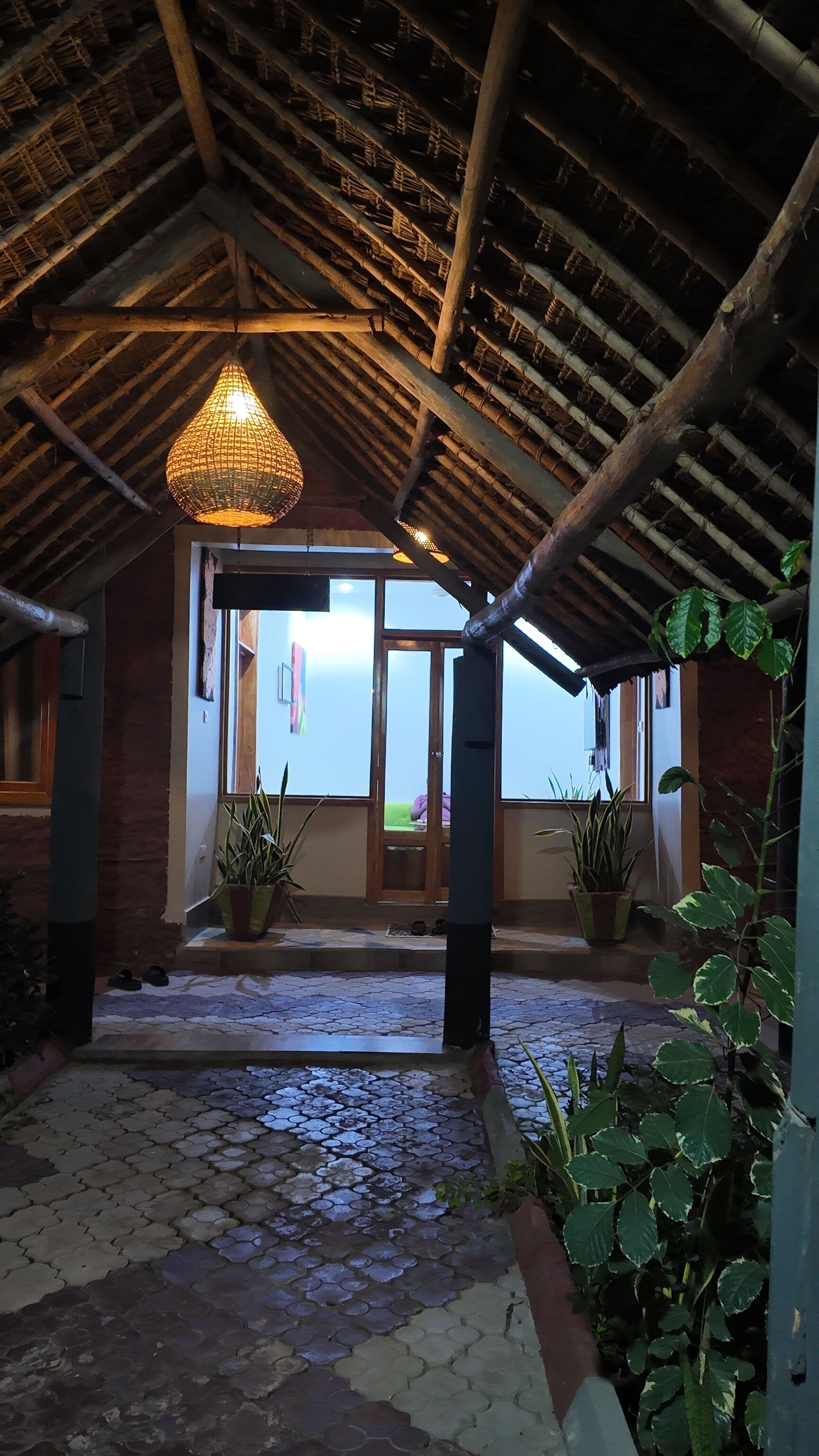 Vista frontal de la propiedad