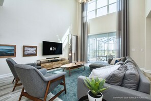 TV, offices - Chic Home, Themed Bedrooms, Game Room, Best Spot (Kissimmee)
