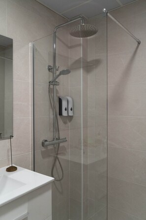 Hair dryer, towels
