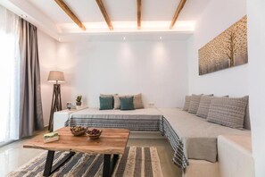 Interior - Naxos Grand Hotel (Stelida)