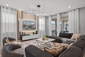 TV, offices - Amazing 6Bed Home in Solara, Fun for All (Four Corners)