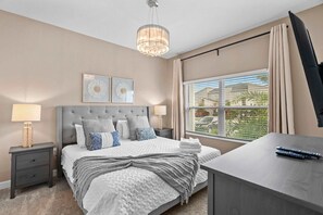4 bedrooms, desk, iron/ironing board, bed sheets - Adorable 4BR home, Cute Mickey & Tangled Rooms (Four Corners)