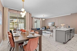 Dining - Adorable 4BR home, Cute Mickey & Tangled Rooms (Four Corners)