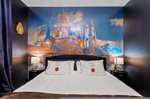 5 bedrooms, desk, iron/ironing board, travel cot - Enchanting Themed Villa, Magic in Every Corner (Four Corners)