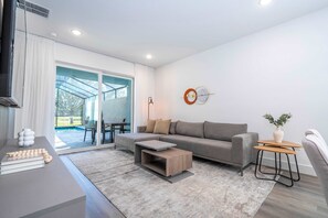 TV, offices - Modern Disney Retreat, 4BR & Private Pool (Four Corners)