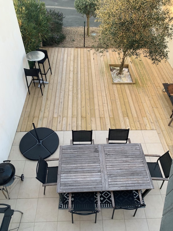 Outdoor dining - Modern house for rent in St Denis D'oleron plage des Huttes (Saint-Denis-d'Oléron)