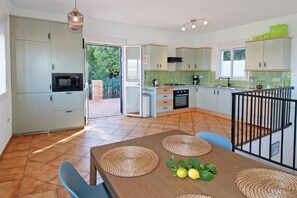 Fridge, microwave, oven, stovetop - Wonderful bright, Spacious & Modern Holiday Home with Pool. Breathtaking Views (Comares)