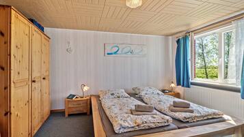 2 bedrooms, WiFi, bed sheets