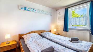 1 bedroom, WiFi, bed sheets