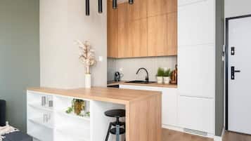 Comfort Apartment, Balcony, City View | Private kitchen