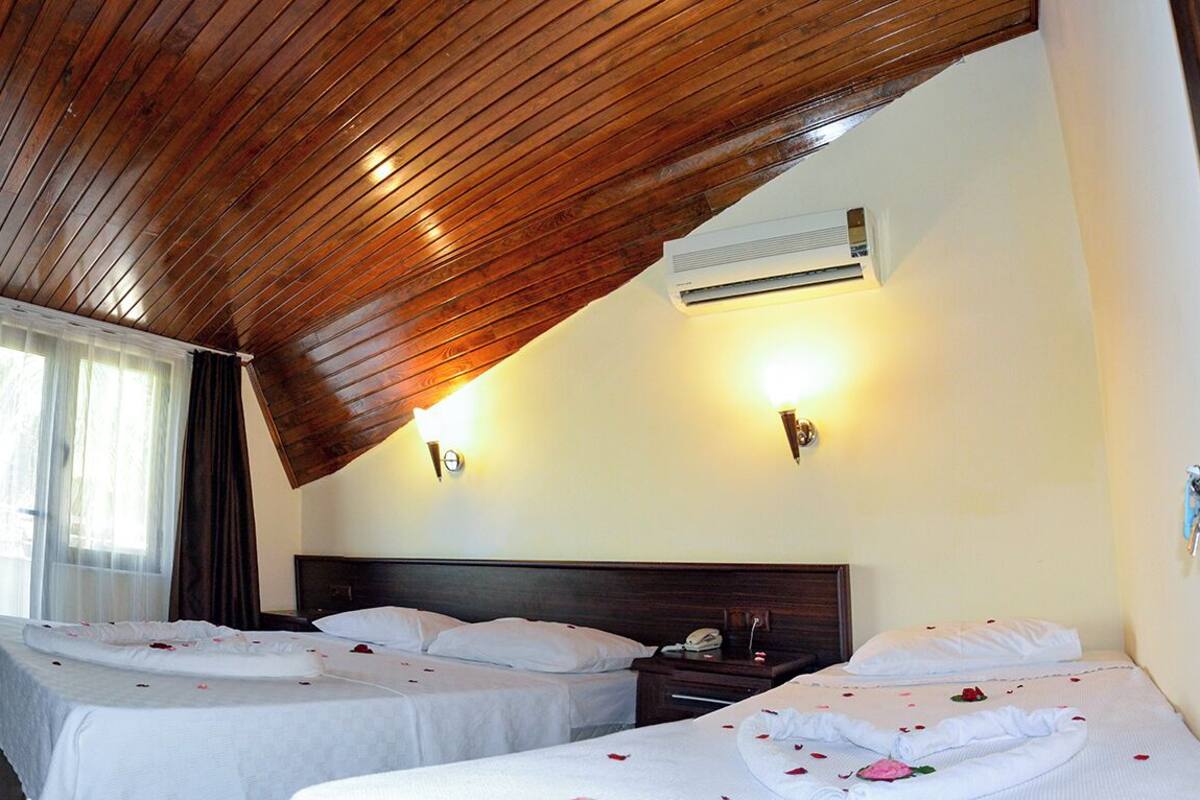 Standard Triple Room, City View