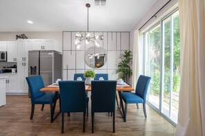 Dining - New Listing - Modern decor 4 BR Townhouse (Kissimmee)