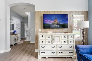 Interior - Themed Bedrooms Near Disney 4BR (Four Corners)