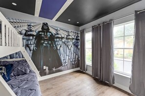 4 bedrooms, iron/ironing board - Themed Bedrooms Near Disney 4BR (Four Corners)