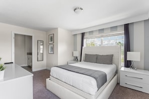 5 bedrooms, iron/ironing board, travel cot, bed sheets - 5BR Private Pool plus Themed Bedrooms SL4800 (Kissimmee)