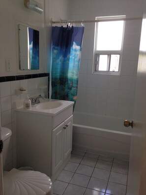 Shared Dormitory, 1 Bedroom, Smoking | Bathroom - Room-lovely Place Very Well Located (Toronto)