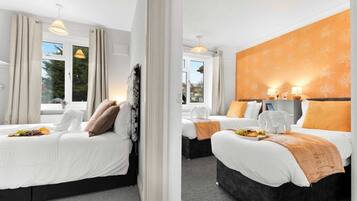 3 bedrooms, desk, iron/ironing board, free WiFi