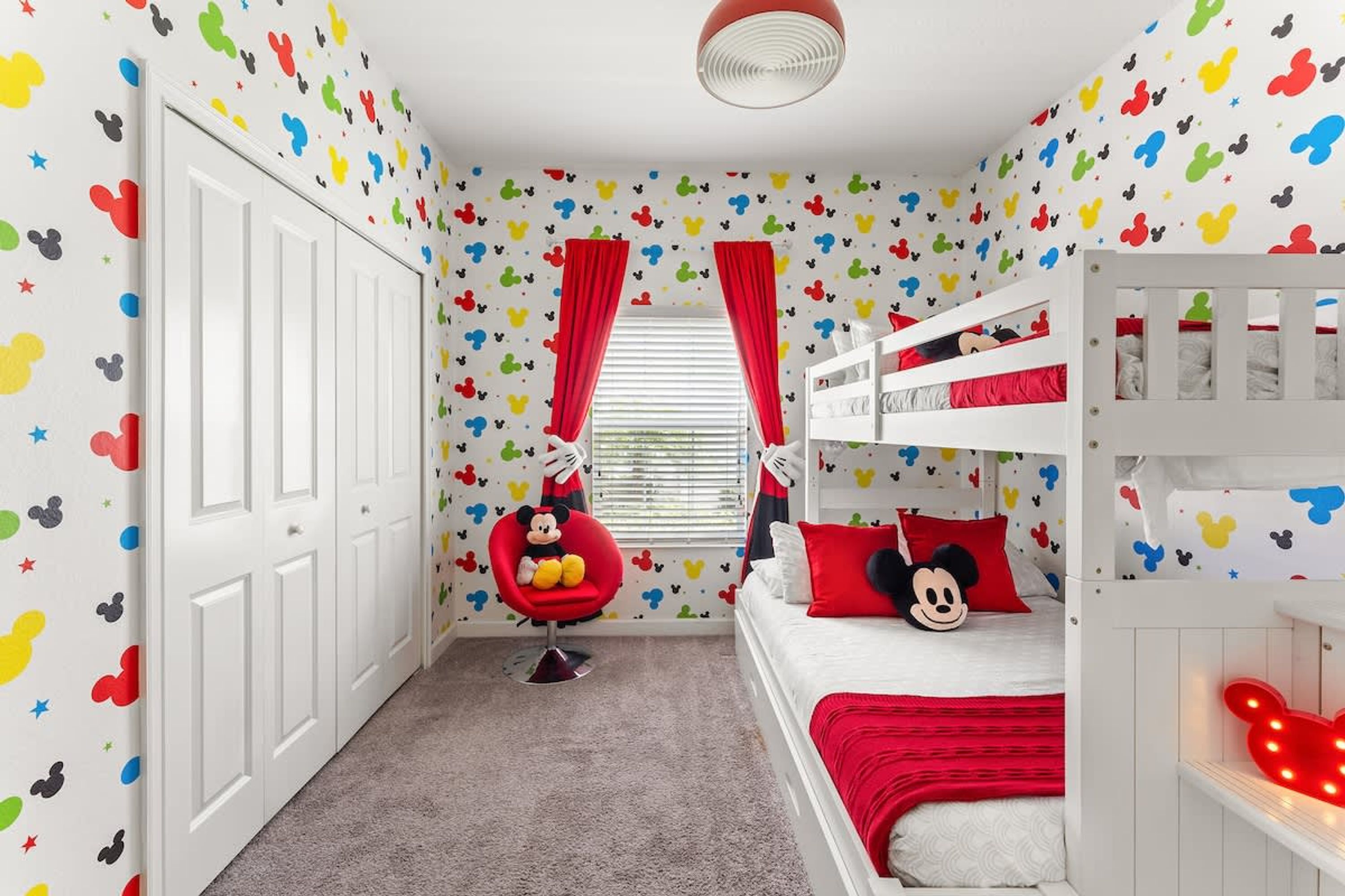 5 Schlafzimmer, Bügeleisen/Bügelbrett, Bettwäsche