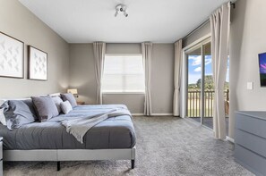 3 bedrooms, iron/ironing board, bed sheets - 3BR up to 8 People at Champions Gate (Four Corners)