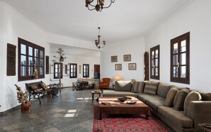 Living area - My Way Kavos Villa (Aegina)